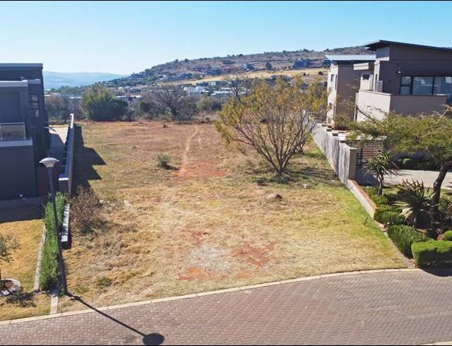 LAND FOR SALE IN EIKENHOF